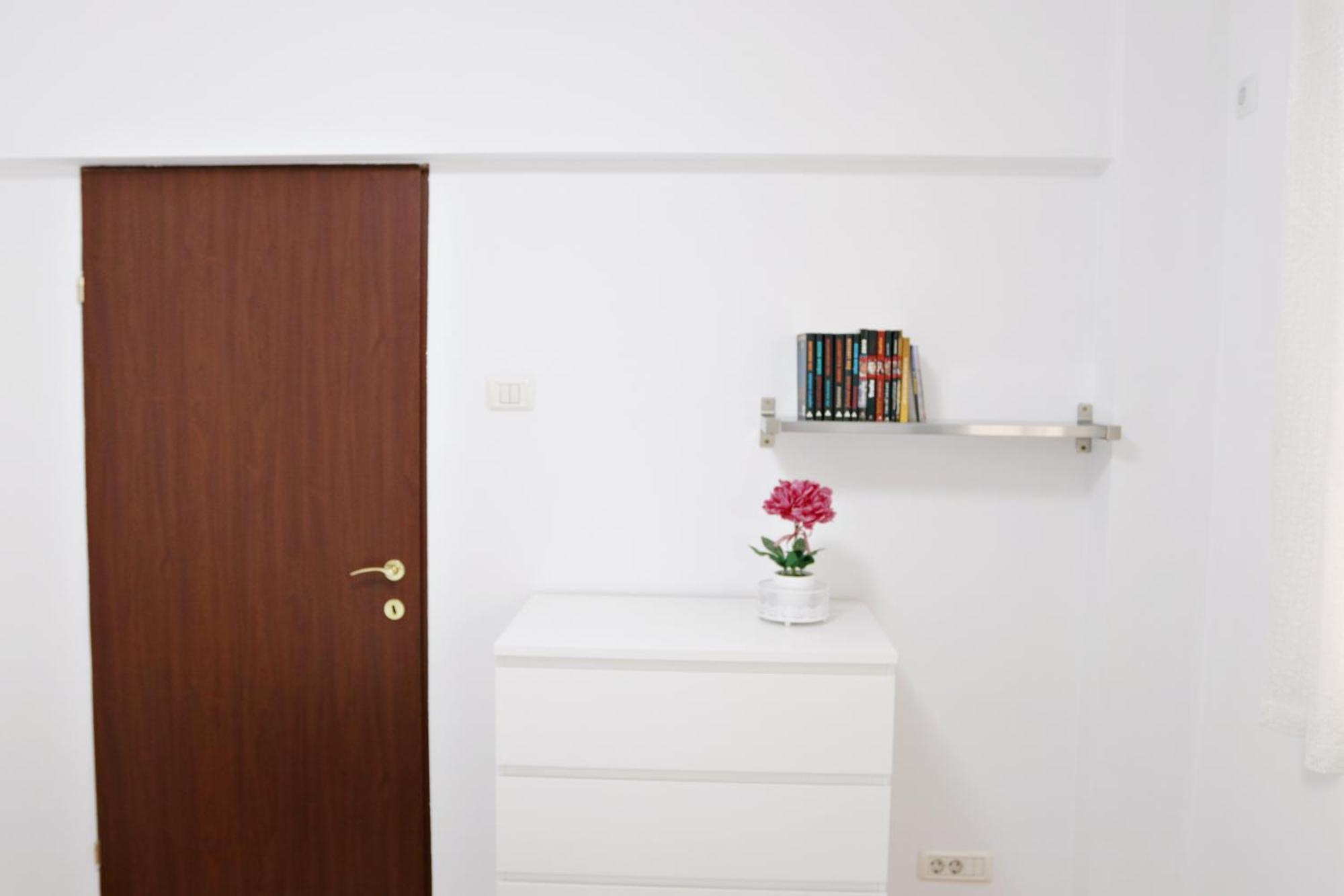 City Base I 2 Bedroom Apt Victoriei Bukarest Eksteriør billede